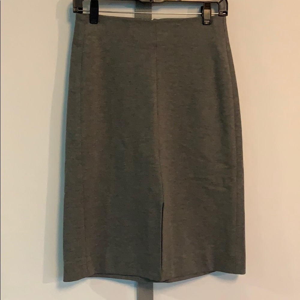 MM La Fleur Gray skirt it’s middle slit